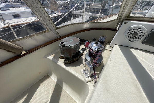 1981 Bristol 41.1cc centerboard manual winch