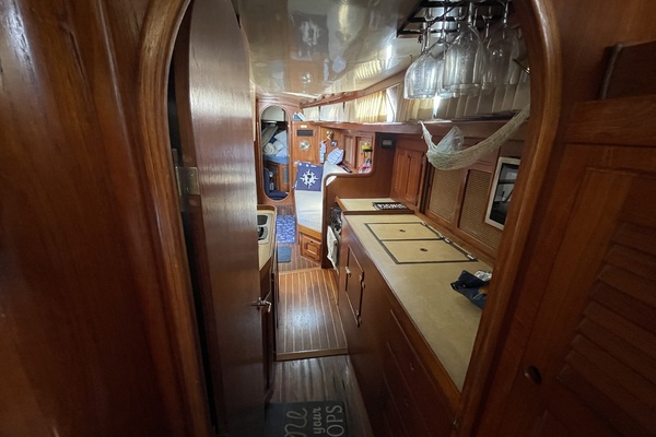 1981 Bristol 41.1cc walk through galley