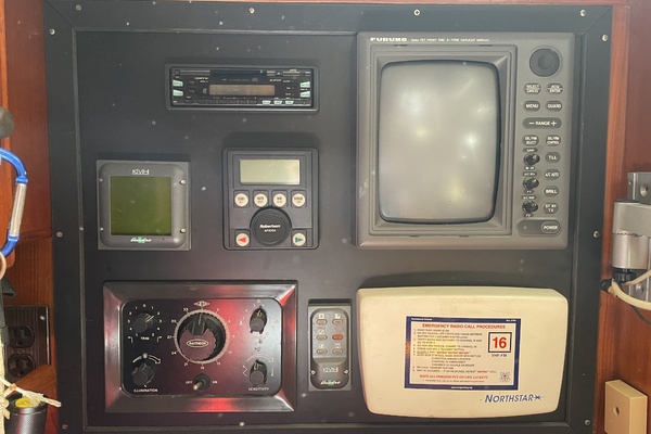 1981 Bristol 41.1cc nav desk electronics