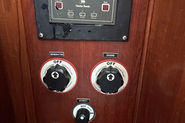 1981 Bristol 41.1cc battery switches