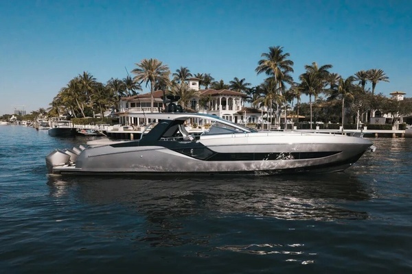47-ft-Azimut-2021-VERVE 47-QUATTRO CAVALLI Miami Beach Florida United States  yacht for sale
