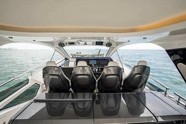 QUATTRO CAVALLI 47ft Azimut Yacht For Sale