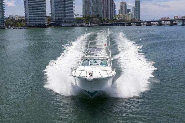 Photo of the 2000 Cabo 45 EXPRESS