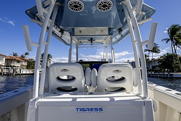 2021 Cobia 32