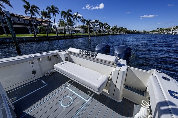 32ft Cobia Yacht For Sale