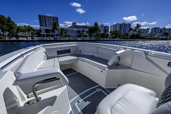 32ft Cobia Yacht For Sale