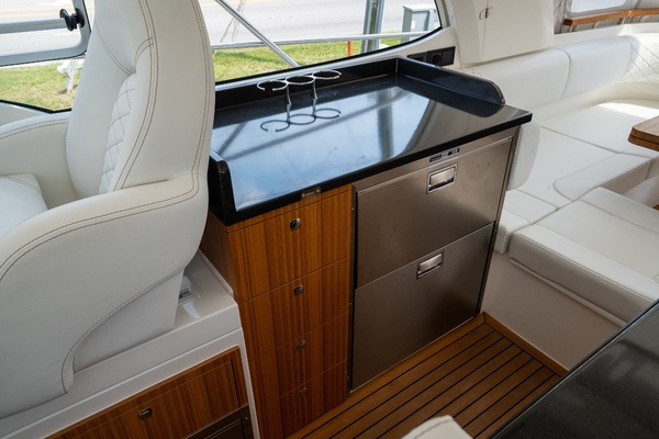 36ft Marex Yacht For Sale