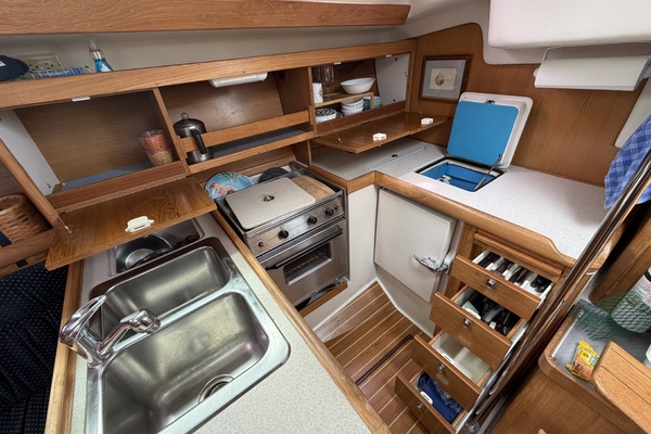 Nautilus 35ft Catalina Yacht For Sale