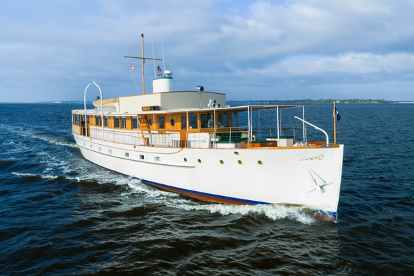 INNISFAIL 91ft Mathis Trumpy Yacht For Sale