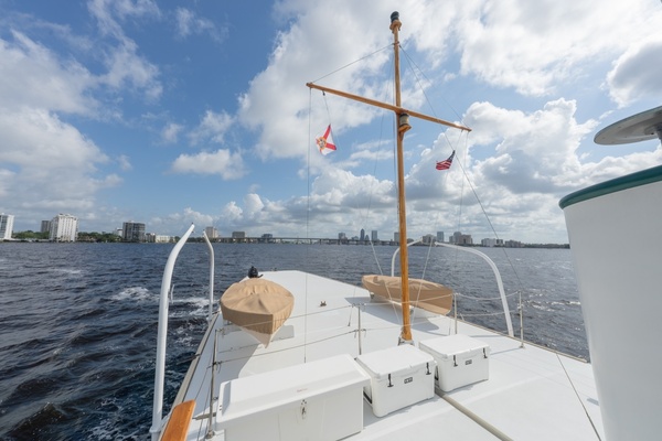 INNISFAIL 91ft Mathis Trumpy Yacht For Sale