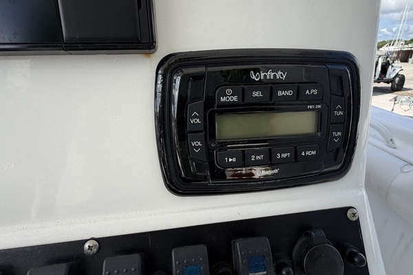 30ft Sea Hunt Yacht For Sale