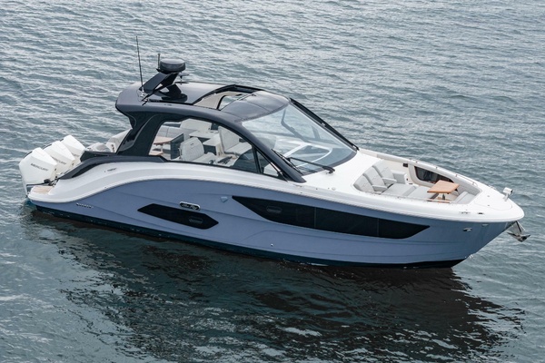 2022 Sea Ray 370 Sundancer