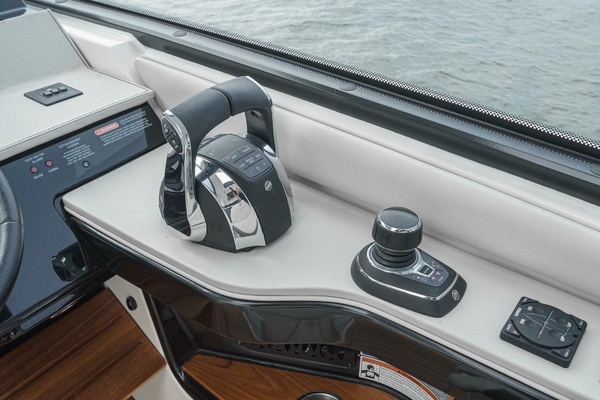 2022 Sea Ray 37