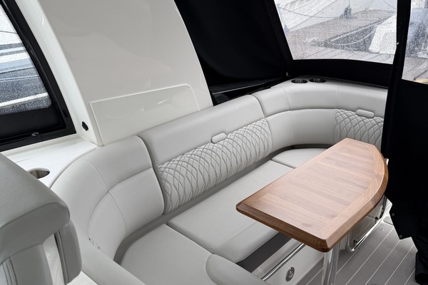 2022 Sea Ray 37