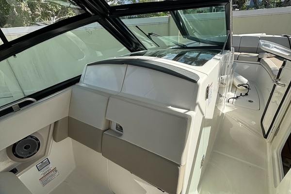 2024 Boston Whaler 32