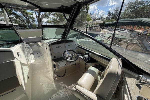 2024 Boston Whaler 32