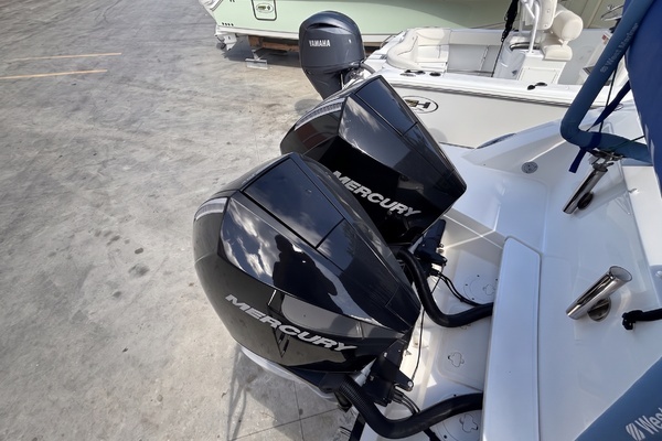 2024 Boston Whaler 32