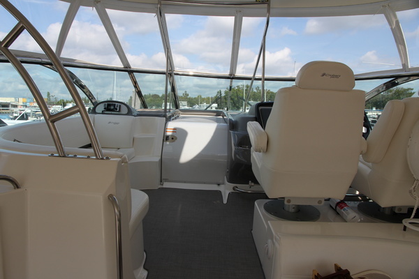 2007 Cruisers Yachts 52