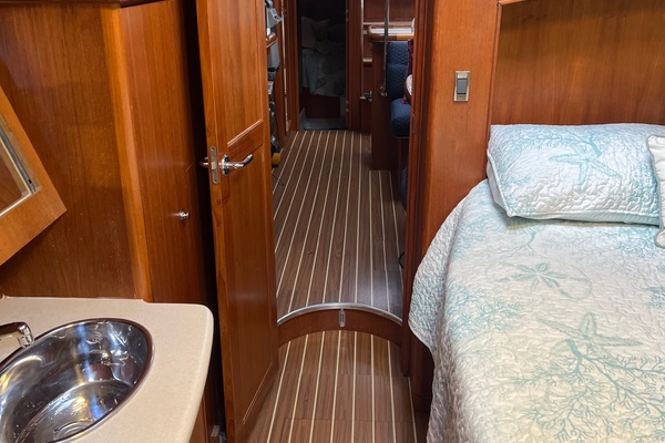 Serenity 41ft Hunter Yacht For Sale
