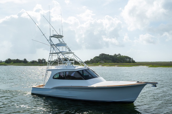 Robin Hood 43ft Jarrett Bay Yacht For Sale