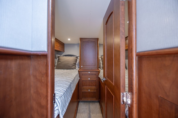 Robin Hood 43ft Jarrett Bay Yacht For Sale