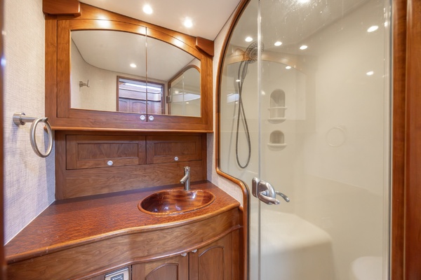 Robin Hood 43ft Jarrett Bay Yacht For Sale