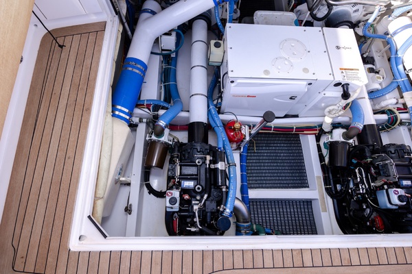 Robin Hood 43ft Jarrett Bay Yacht For Sale