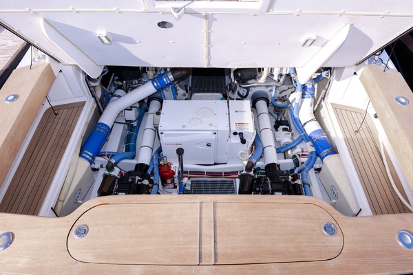 Robin Hood 43ft Jarrett Bay Yacht For Sale