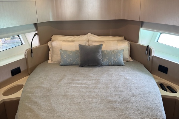 55ft Azimut Yacht For Sale