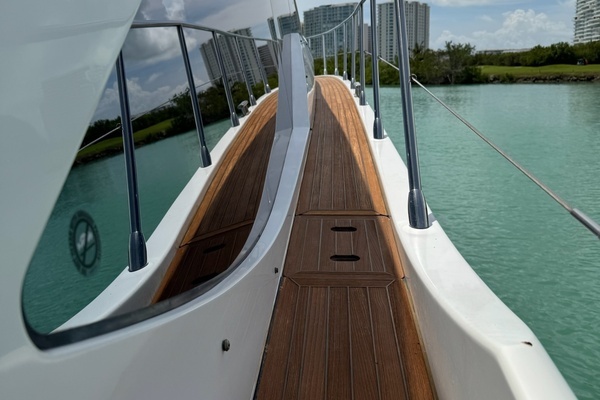 Azimut 55 Fly Yacht For Sale
