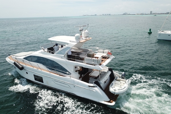 Photo of the 2021 Azimut 55 Fly