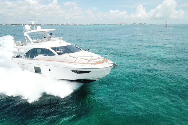 Photo of the 2021 Azimut 55 Fly
