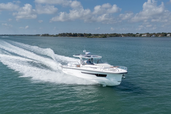 In Stock 2026 Nimbus Sport Tender 42  319 42ft Nimbus Yacht For Sale