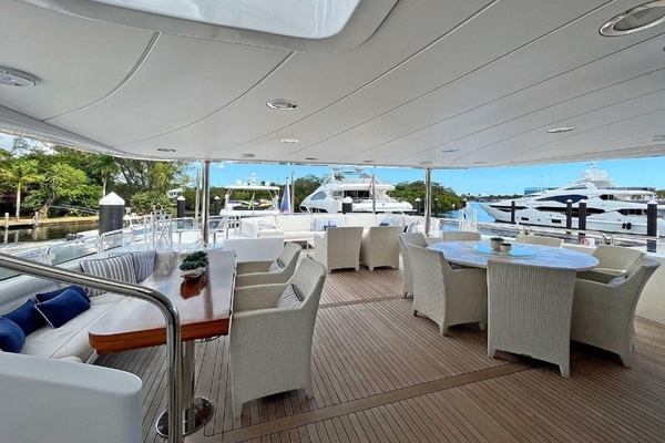 2003 Benetti 115