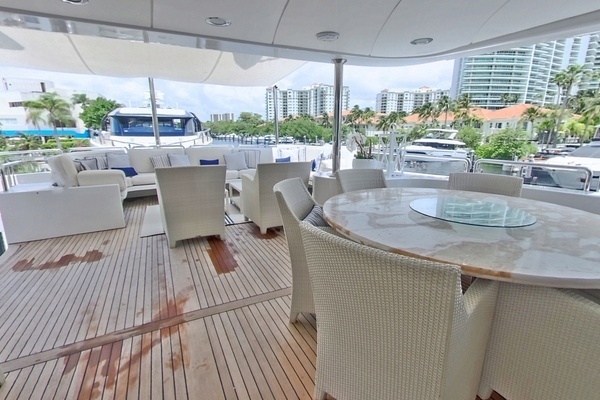 2003 Benetti 115