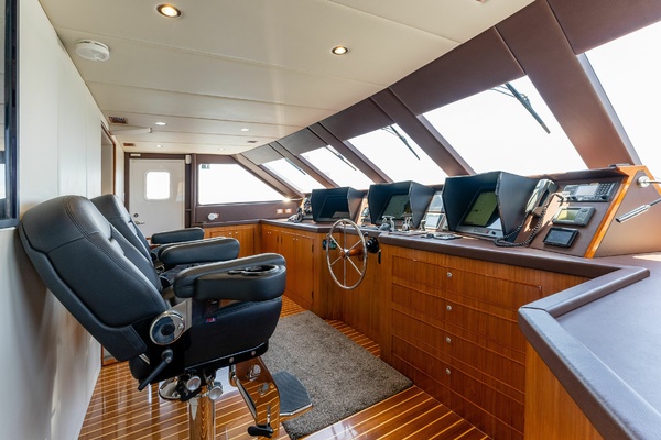HARDHOME 108ft Albin Yacht For Sale