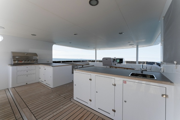 HARDHOME 108ft Albin Yacht For Sale
