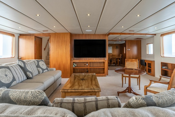 HARDHOME 108ft Albin Yacht For Sale