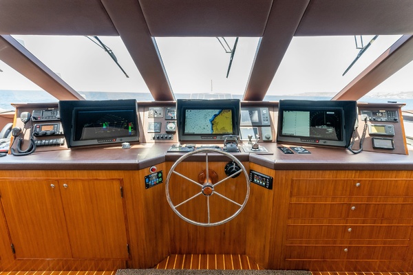 HARDHOME 108ft Albin Yacht For Sale
