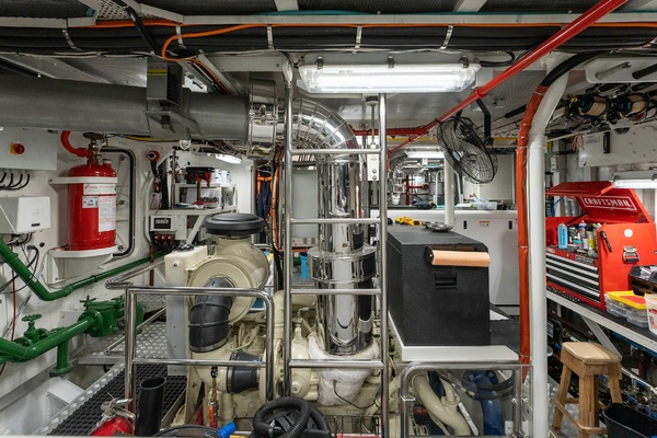 HARDHOME 108ft Albin Yacht For Sale