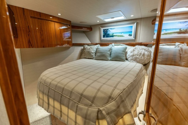 2015 Viking 62