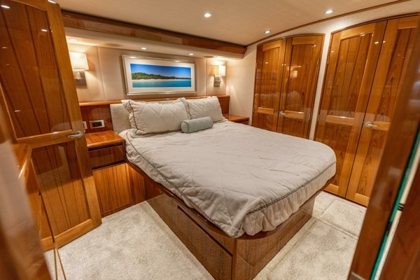 2015 Viking 62