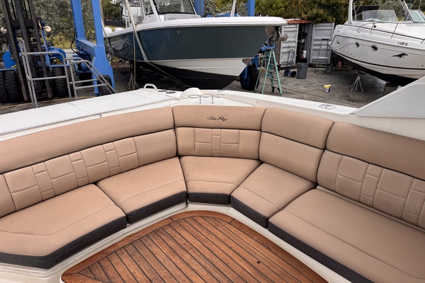35ft Sea Ray Yacht For Sale