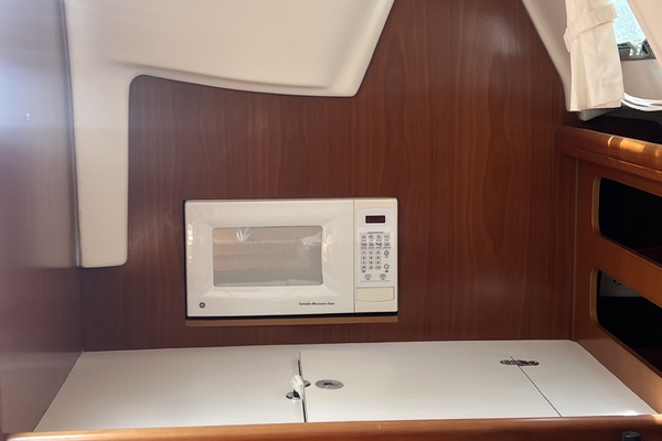 36ft Beneteau Yacht For Sale