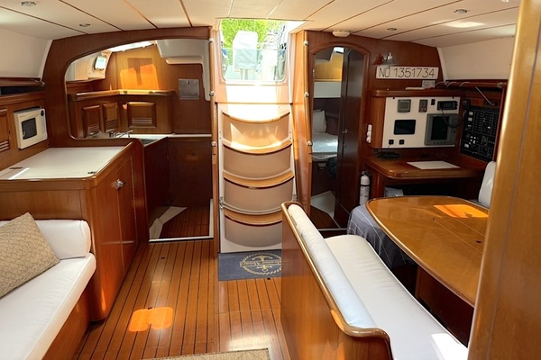 Freya 50ft Beneteau Yacht For Sale