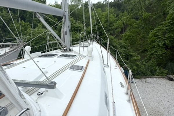 Freya 50ft Beneteau Yacht For Sale