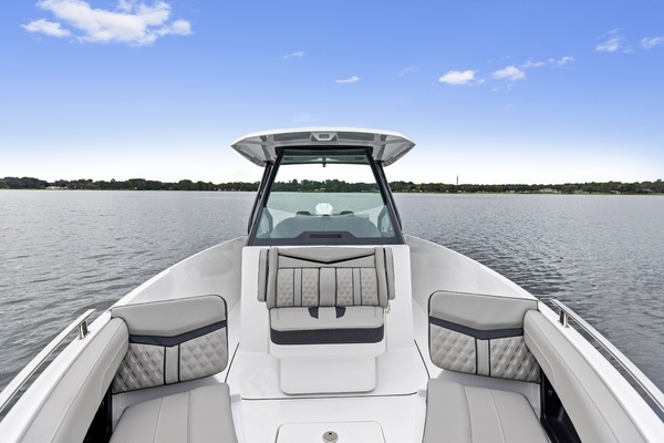 27ft Monterey Yacht For Sale