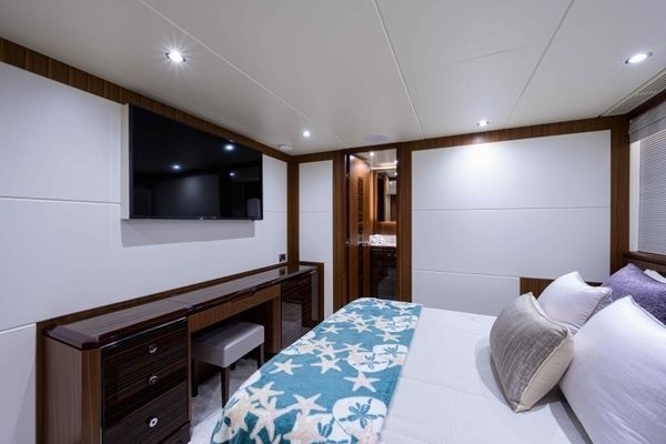 2019 Ocean Alexander 100