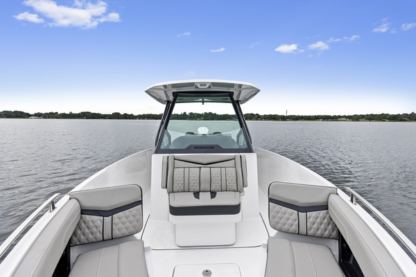 27ft Monterey Yacht For Sale