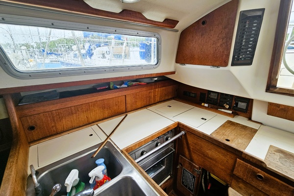 Shambala 34ft Sabre Yacht For Sale